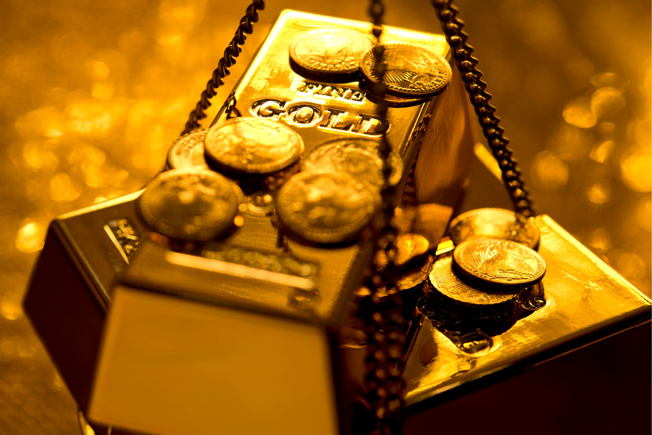 Exploring the Benefits of Investing in Gold